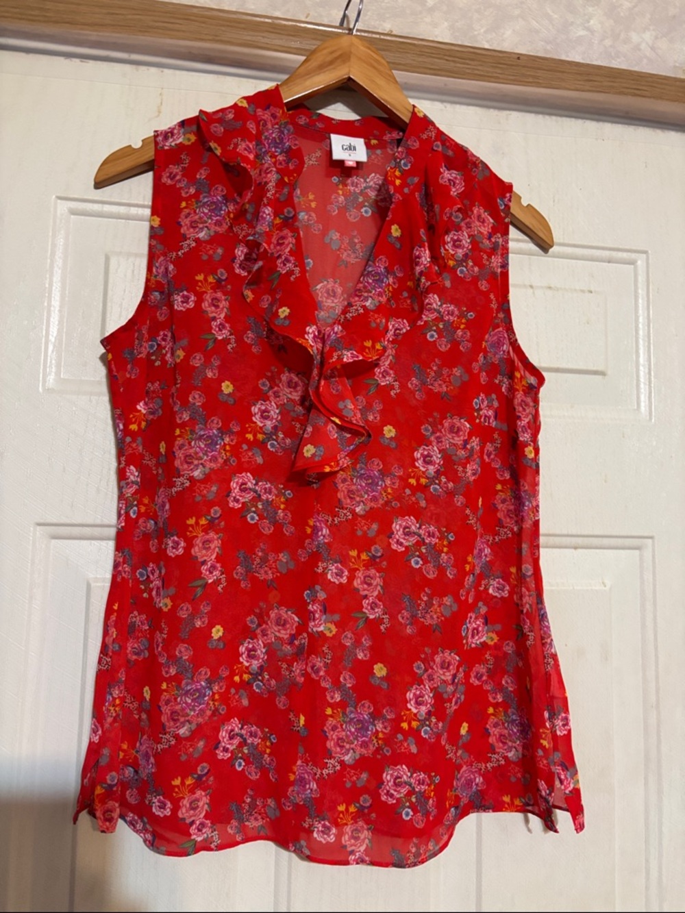 CAbi Red‎ Floral Ruffle V-Neck Sleeveless Blouse